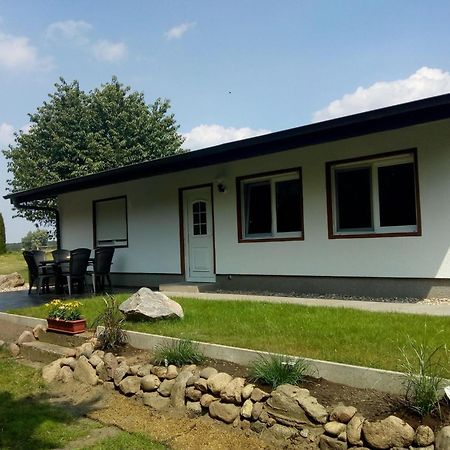 Behaglicher Bungalow Fuer Mensch Und Hund Barkhagen エクステリア 写真