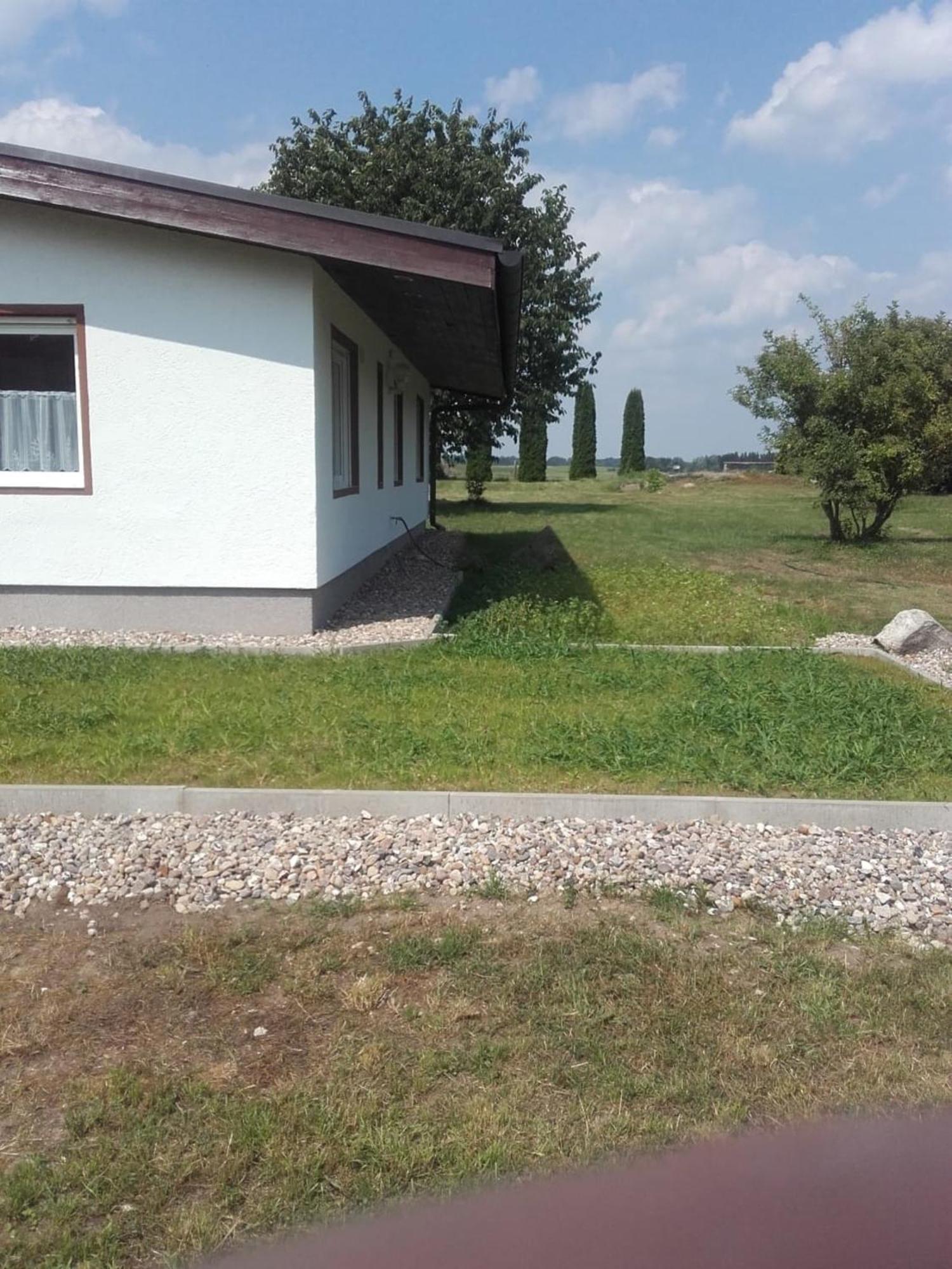 Behaglicher Bungalow Fuer Mensch Und Hund Barkhagen エクステリア 写真