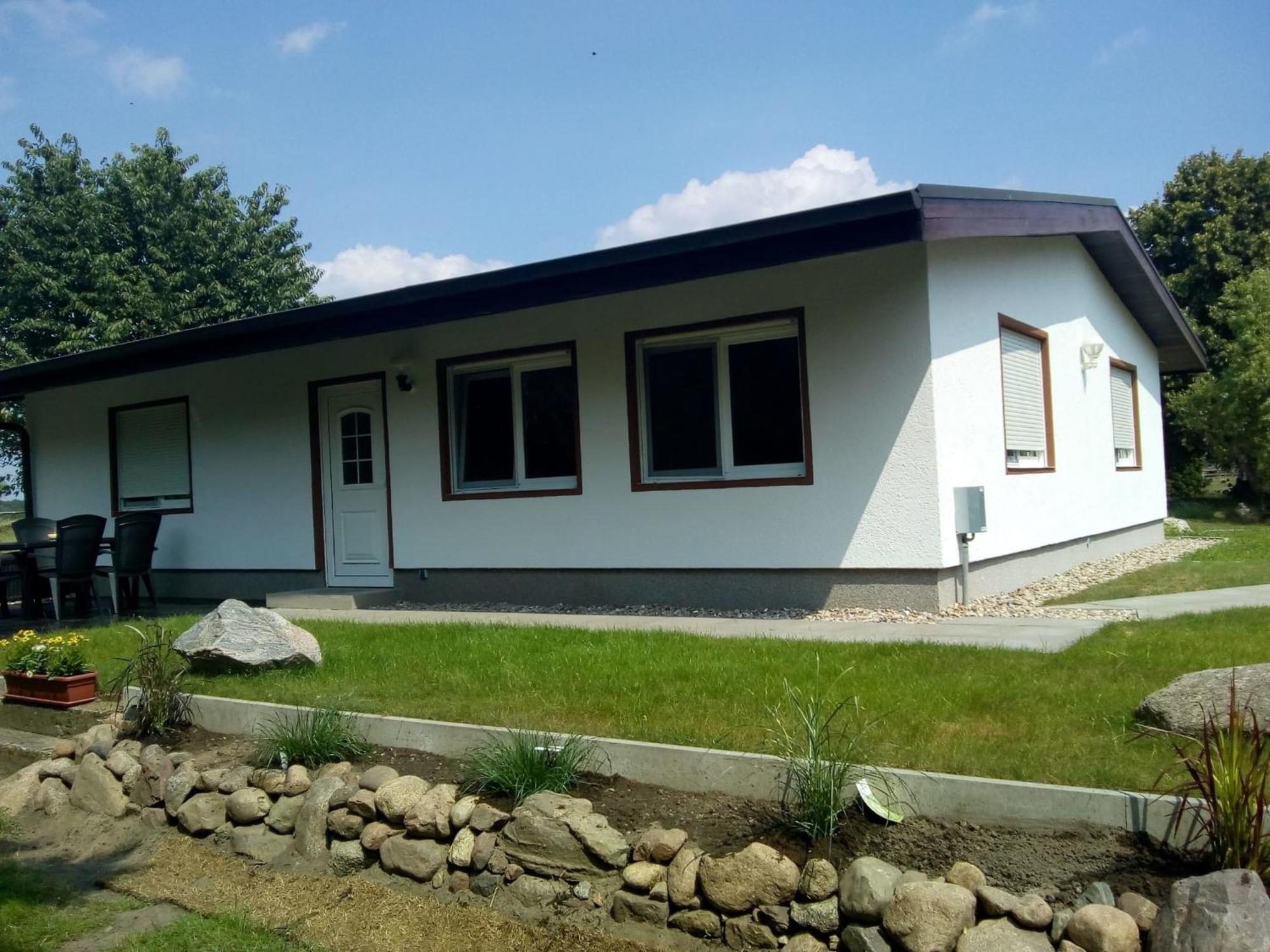 Behaglicher Bungalow Fuer Mensch Und Hund Barkhagen エクステリア 写真