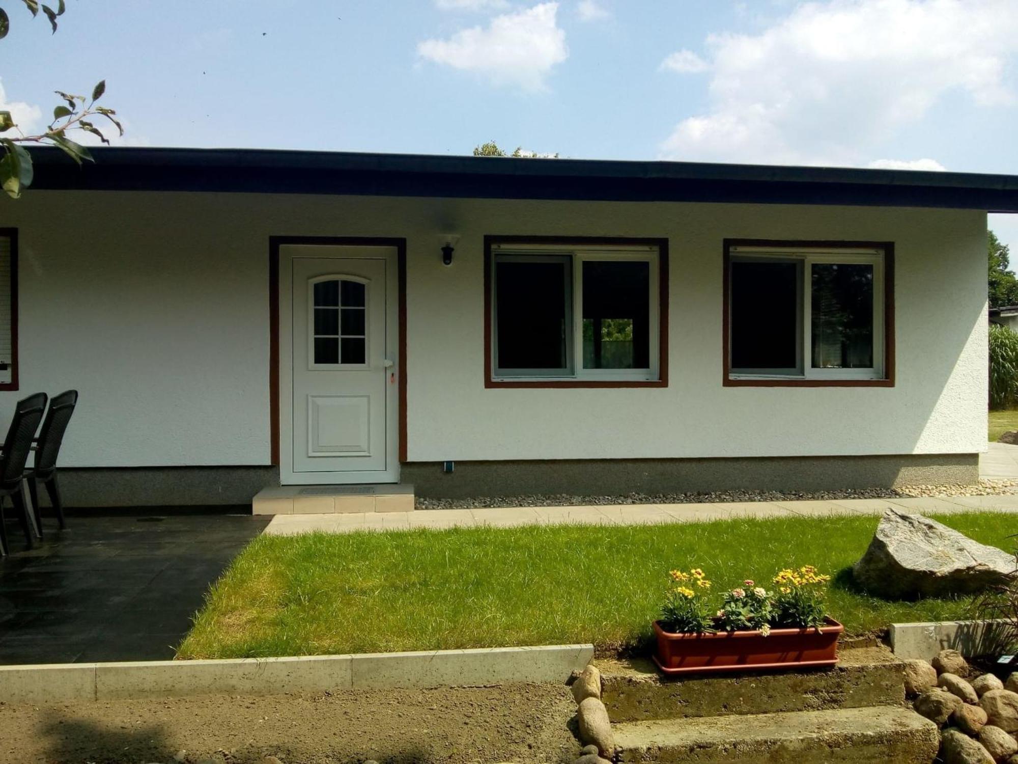 Behaglicher Bungalow Fuer Mensch Und Hund Barkhagen エクステリア 写真